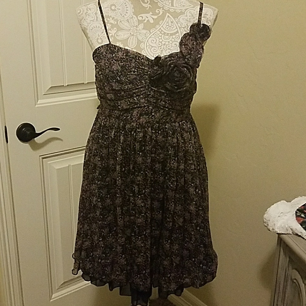 Gorgeous boutique chiffon floral mini dress